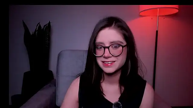 HazelKush online show from April 3, 2026, 8:37 pm