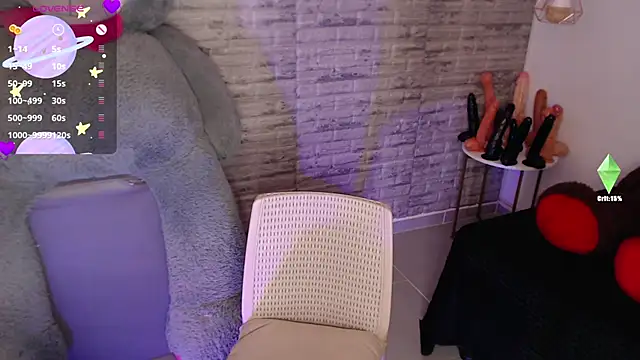 Snapshot of TinnaCobb chatting on May 19, 2026, 4:14 pm TinnaCobb online show from May 19, 2026, 4:14 pm