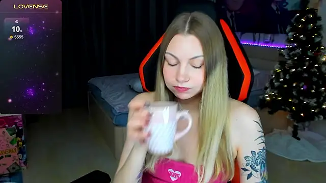 BiMolly online show from January 13, 2026, 10:57 pm