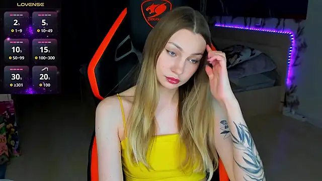 BiMolly online show from April 6, 2026, 10:22 pm