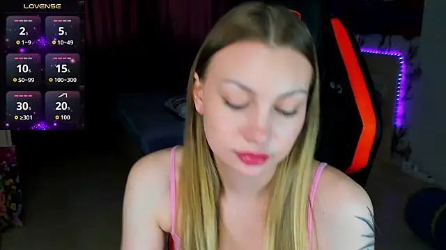 BiMolly online show from April 22, 2026, 1:51 pm