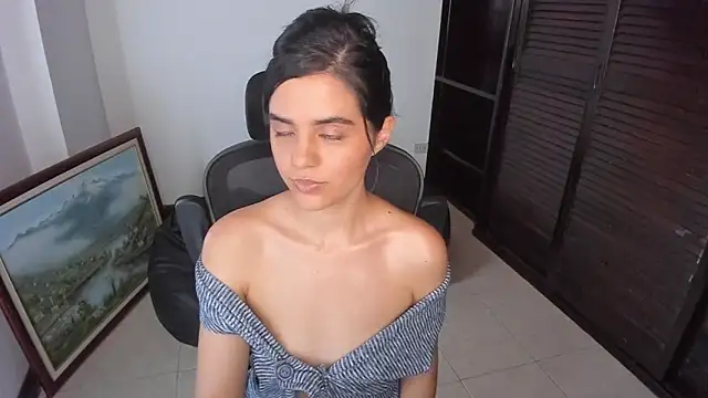 Snapshot of mia_collins_x chatting on December 1, 2025, 8:21 pm mia collins x online show from December 1, 2025, 8:21 pm