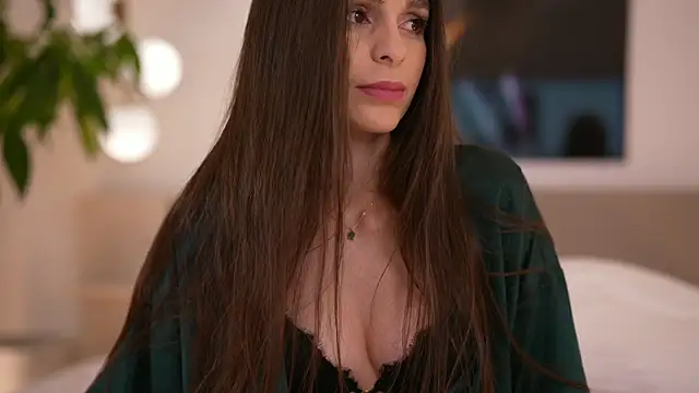 DoviaClaire online show from November 10, 2025, 7:46 am