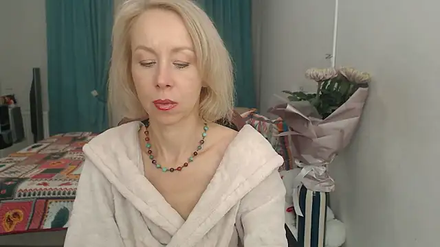 LuxuryNika online show from October 19, 2025, 6:43 pm