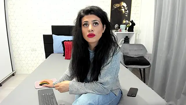 Heidix online show from April 14, 2026, 4:39 am