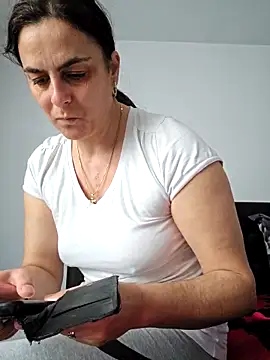 Snapshot of IsabelleCraft chatting on February 21, 2026, 8:27 am IsabelleCraft online show from February 21, 2026, 8:27 am