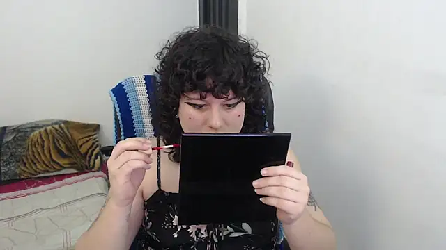 Snapshot of Smoke_trip_Alicia chatting on February 11, 2026, 7:14 pm Smoke trip Alicia online show from February 11, 2026, 7:14 pm