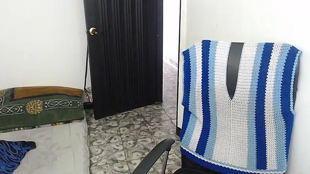 Snapshot of Smoke_trip_Alicia chatting on February 17, 2026, 5:32 pm Smoke trip Alicia online show from February 17, 2026, 5:32 pm