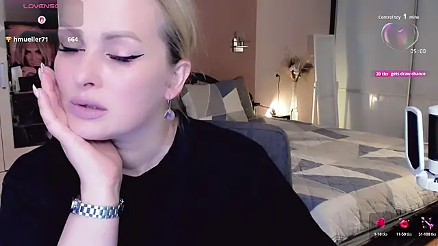 Libby Nora online show from October 28, 2025, 10:47 am