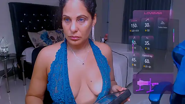 Snapshot of Red-Diamond chatting on September 27, 2025, 1:34 am Red-Diamond online show from September 27, 2025, 1:34 am