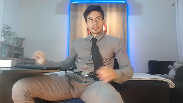 Andrew 4  online show from November 27, 2025, 1:06 am