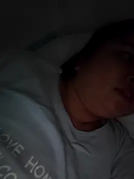 XXLorie 02 online show from November 5, 2025, 2:42 pm