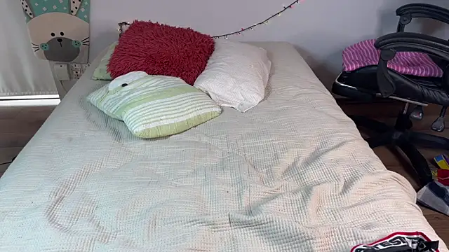 Snapshot of vladdymeow chatting on February 14, 2025, 8:05 pm vladdymeow online show from February 14, 2025, 8:05 pm