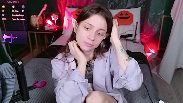 Eille Elfie online show from October 27, 2025, 6:14 am