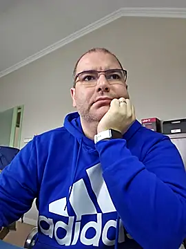 Andrew1900529 online show from January 14, 2026, 9:57 am