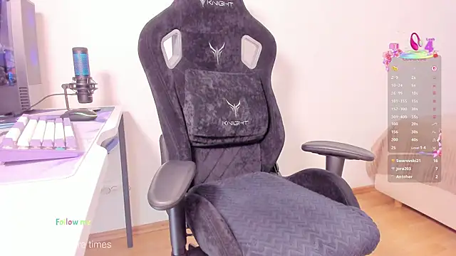 SkyqueenI online show from October 1, 2025, 8:30 am