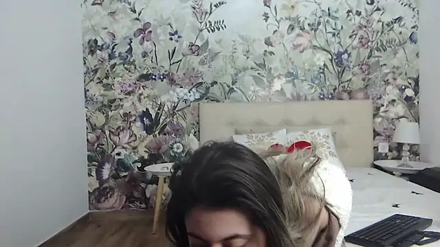 RoseDiamond06 online show from February 10, 2026, 12:37 pm