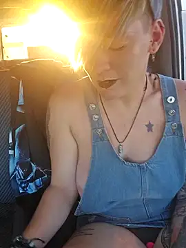 Snapshot of PinkTheHawk chatting on January 10, 2025, 7:25 am PinkTheHawk online show from January 10, 2025, 7:25 am