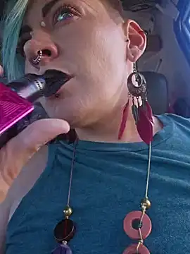 Snapshot of PinkTheHawk chatting on January 12, 2025, 6:39 am PinkTheHawk online show from January 12, 2025, 6:39 am