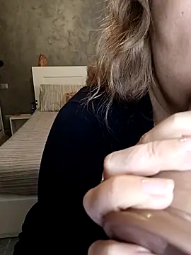 minerva  online show from December 5, 2025, 3:43 pm