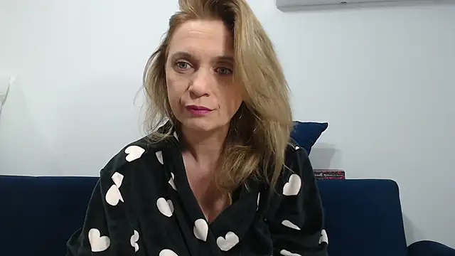 Snapshot of MysticCreature chatting on February 23, 2026, 4:14 am MysticCreature online show from February 23, 2026, 4:14 am