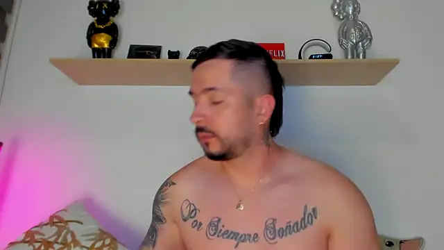 camilo restrepo21 online show from September 14, 2025, 2:23 am