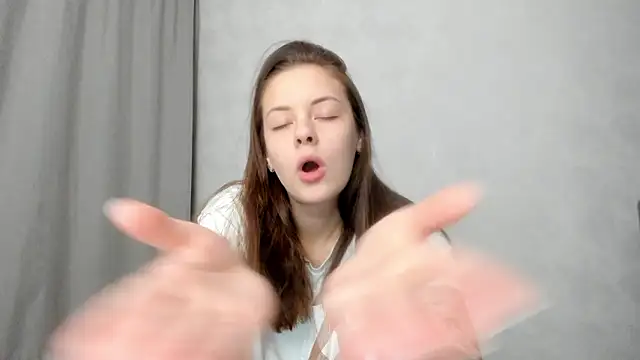 Snapshot of why_again_me chatting on February 24, 2026, 6:53 pm why again me online show from February 24, 2026, 6:53 pm