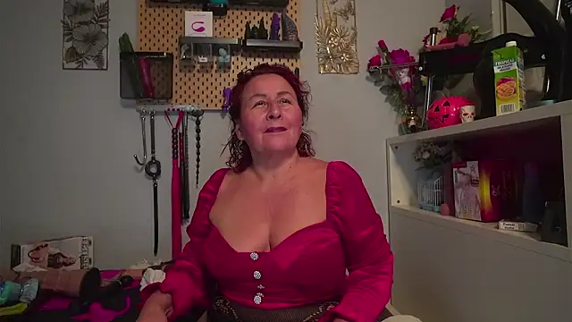 barbarah  online show from November 22, 2025, 10:25 am