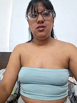 Snapshot of ZaidaWet chatting on July 18, 2026, 12:14 pm ZaidaWet online show from July 18, 2026, 12:14 pm