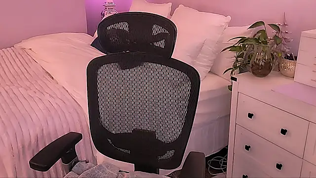 Wonderful Woman online show from March 15, 2026, 3:57 am