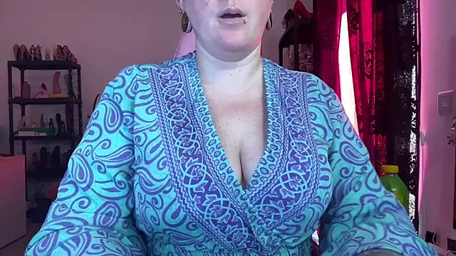 Snapshot of kisicaxx chatting on July 8, 2026, 7:31 am kisicaxx online show from July 8, 2026, 7:31 am