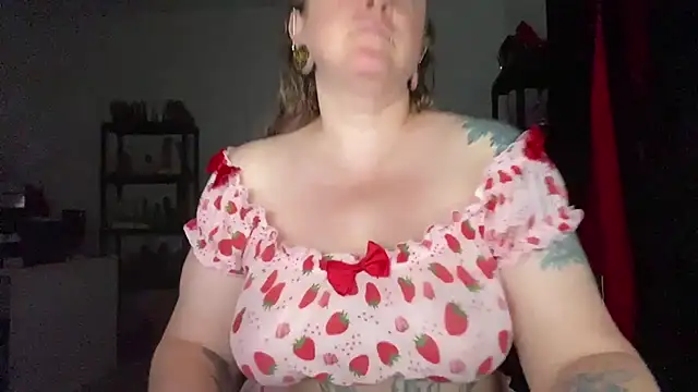 Snapshot of kisicaxx chatting on July 10, 2026, 3:50 am kisicaxx online show from July 10, 2026, 3:50 am