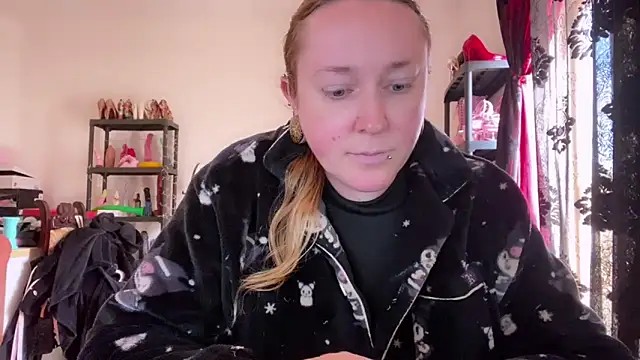 kisicaxx online show from February 20, 2026, 11:23 am