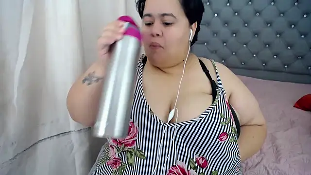 hotlesby4uxxx online show from December 5, 2024, 11:01 pm