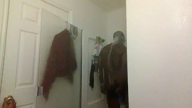 Snapshot of Tramontas chatting on November 18, 2025, 7:55 am Tramontas online show from November 18, 2025, 7:55 am