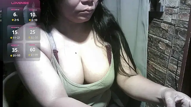 Snapshot of Hotpinay43 chatting on March 8, 2025, 12:55 am Hotpinay43 online show from March 8, 2025, 12:55 am