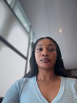 Snapshot of __Nessa__ chatting on October 4, 2025, 11:12 am   Nessa   online show from October 4, 2025, 11:12 am