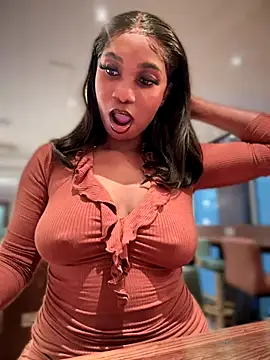 Snapshot of __Nessa__ chatting on October 17, 2025, 11:12 am   Nessa   online show from October 17, 2025, 11:12 am