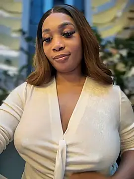 Snapshot of __Nessa__ chatting on December 22, 2024, 1:11 pm   Nessa   online show from December 22, 2024, 1:11 pm