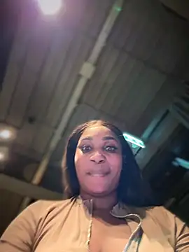 Snapshot of __Nessa__ chatting on February 2, 2025, 5:58 pm   Nessa   online show from February 2, 2025, 5:58 pm