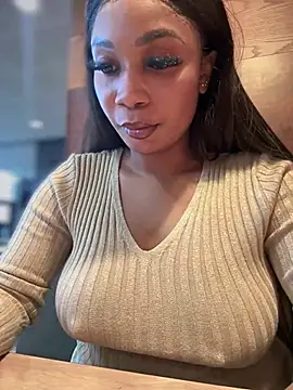 Snapshot of __Nessa__ chatting on January 19, 2025, 11:34 am   Nessa   online show from January 19, 2025, 11:34 am