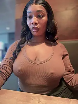 Snapshot of __Nessa__ chatting on February 7, 2025, 11:56 am   Nessa   online show from February 7, 2025, 11:56 am