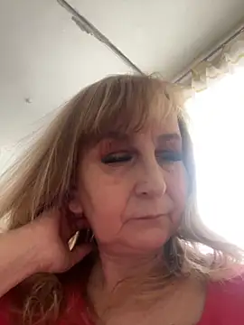 Irina2909xh online show from February 18, 2026, 12:12 pm