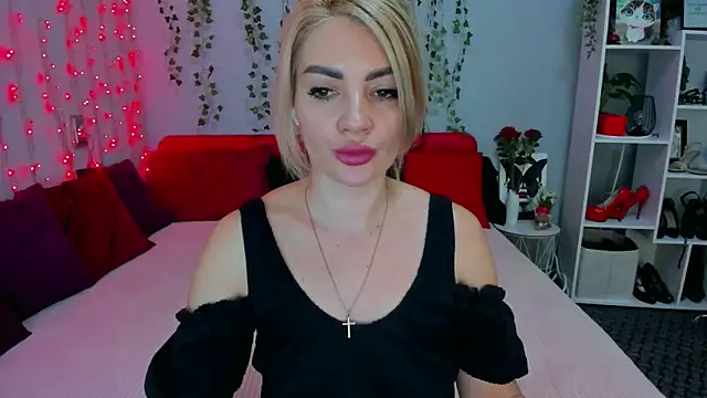 LunaBellucci online show from February 23, 2026, 12:17 pm