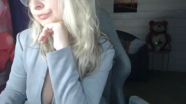 RubiLakros online show from March 12, 2026, 9:52 pm