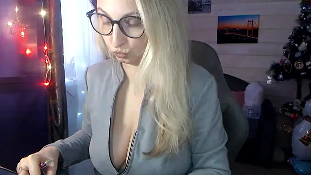 Snapshot of RubiLakros chatting on January 19, 2026, 11:47 am RubiLakros online show from January 19, 2026, 11:47 am