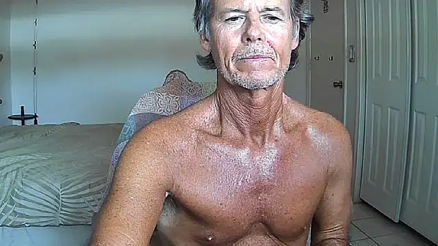 nakeedcowboi65 online show from April 1, 2026, 6:49 pm