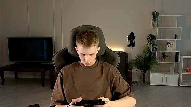 arlekincrop online show from September 18, 2025, 8:06 am