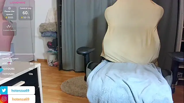 Hotenza69 online show from April 14, 2026, 7:52 pm