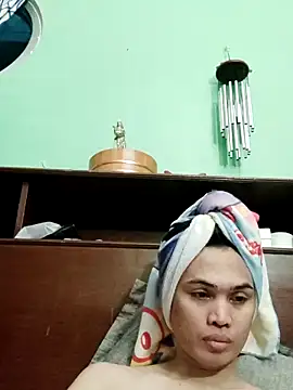 QueenSoreal online show from April 5, 2026, 3:19 pm